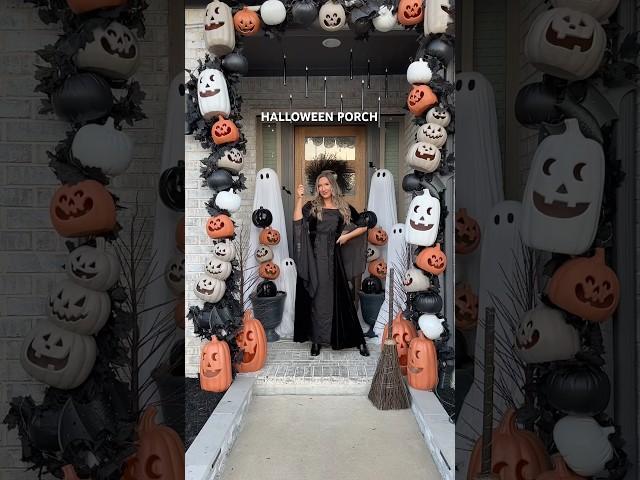 Halloween porch decor #halloween #halloweenideas #spookydecor #porchdecor