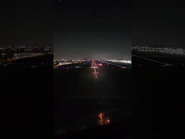 COCKPIT VIEW NIGHT LANDING