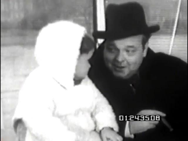 Orson Welles sings “Things To Remember” on a boat in Paris