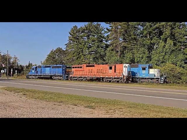 Shuffling Rail Cars, All 4 Locomotives Meet Up With Just One Crew? #railroad #trains #trainhorn