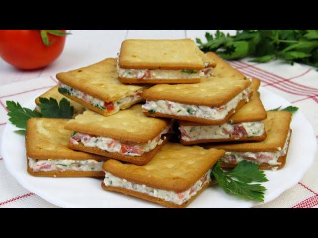 Сырная закуска на крекерах  Вкусная закуска на праздничный стол, и не только!  Быстро и вкусно