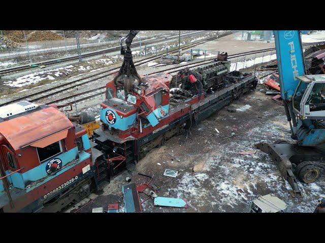 Scrapping of GE C36-7i locomotives / Слом американских тепловозов Ц36