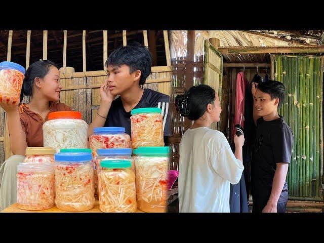 Sua sells chili bamboo shoots - Pao makes a very beautiful bamboo wardrobe