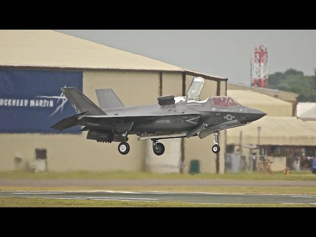 Vertical Landing Lockheed Martin F-35B Lightning II US Marine Corps RIAT 2016 AirShow
