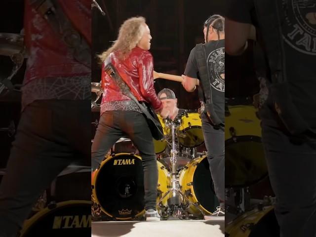 This is simply a spectacle by #slash #gunsnroses