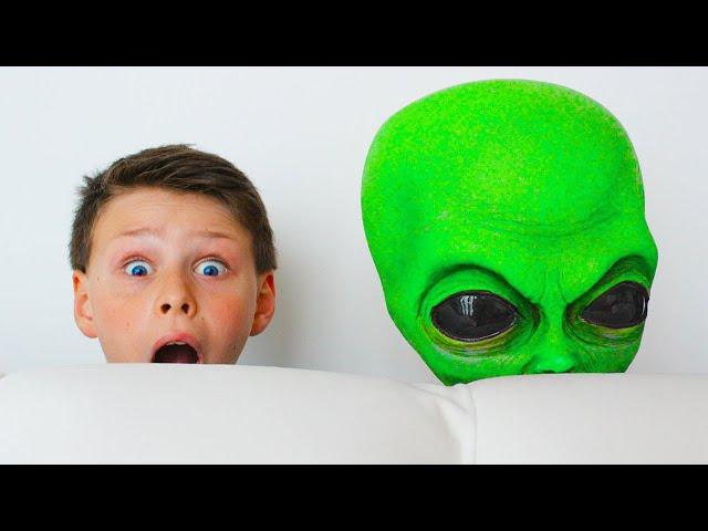 Green Friends UFO Aliens Dolls Toys + more Kids stories