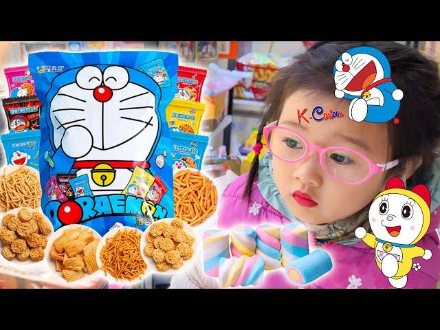 Cam Cam đi siêu thị mua bim bim doraemon, kẹo thạch , sữa chua, dán móng tay, kẹo con mắt .