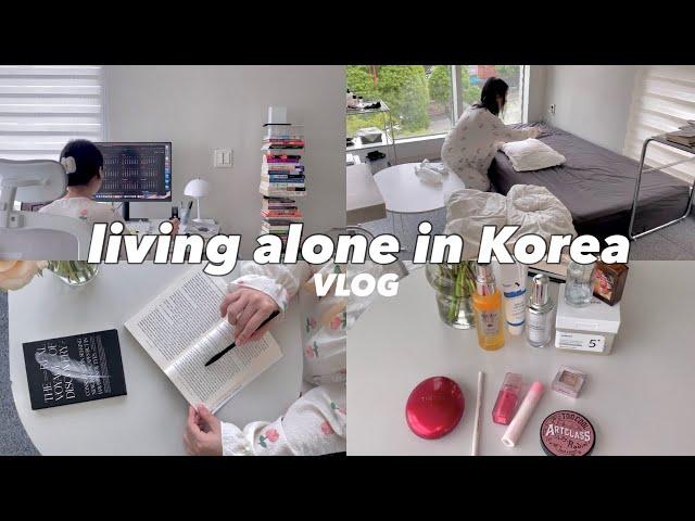 Living alone in Korea VLOG | korean skincare routine, cleaning, reading, going to cafe | SunnyVlog산니