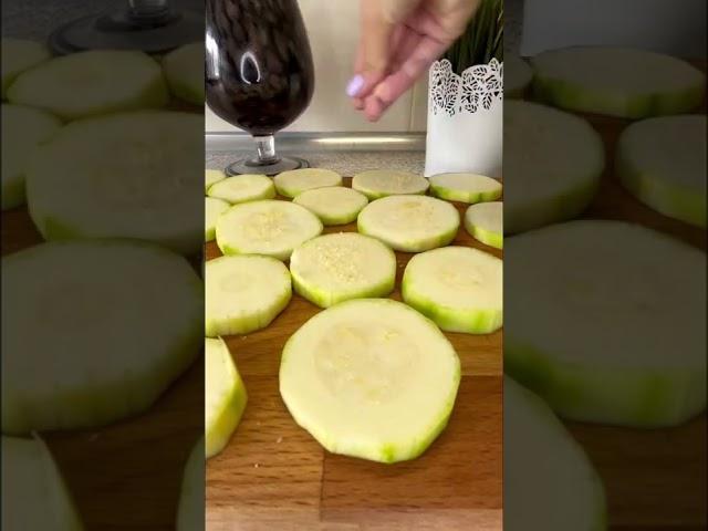 Жареные кабачки в муке Самый вкусный и простой рецепт  #shorts