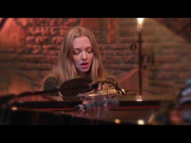 Amanda Seyfried singing Songbird by Fleetwood Mac for INARA Charity Event