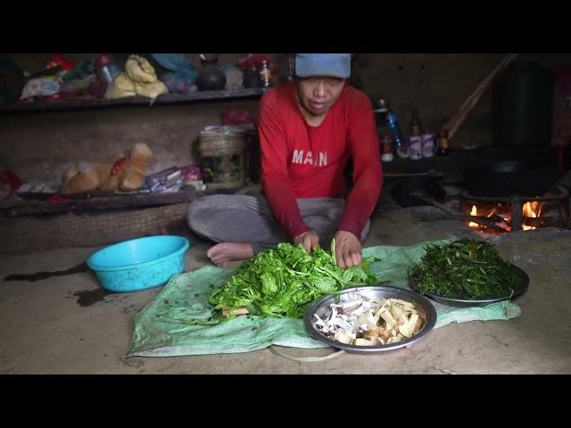 Organic village life || Cooking Sagach mushroom and potato vegetables in the village