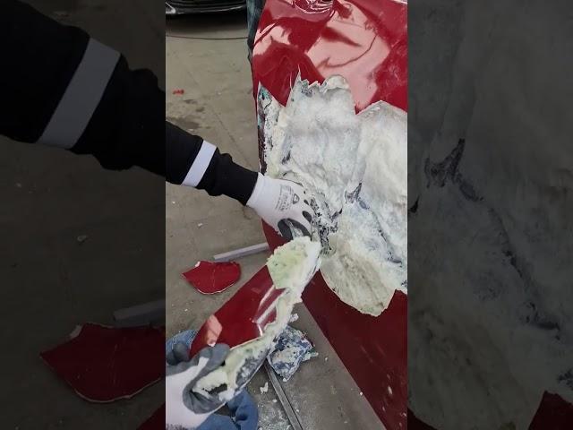Наша старая добрая дверь с джинсами и тапочком