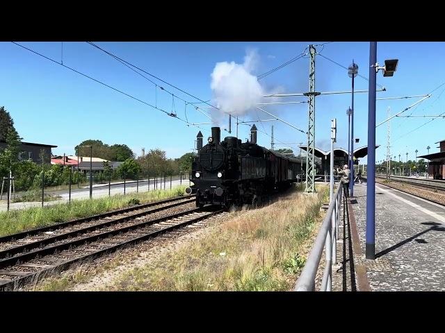 Ausfahrt historische Dampflok am Bahnhof Lübben (Spreewald)