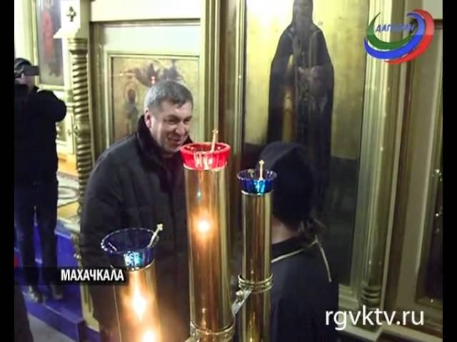 Рамазан Абдулатипов и Игорь Слюняев посетили Свято-Успенский кафедральный собор