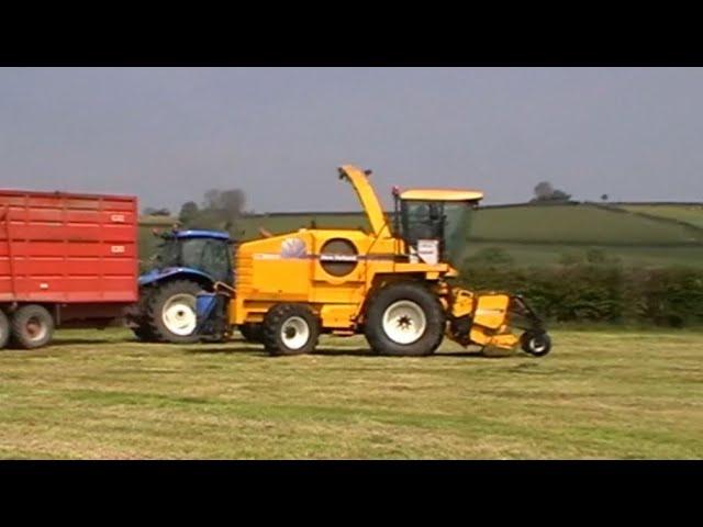 Silage with Vintage New Holland FX 60