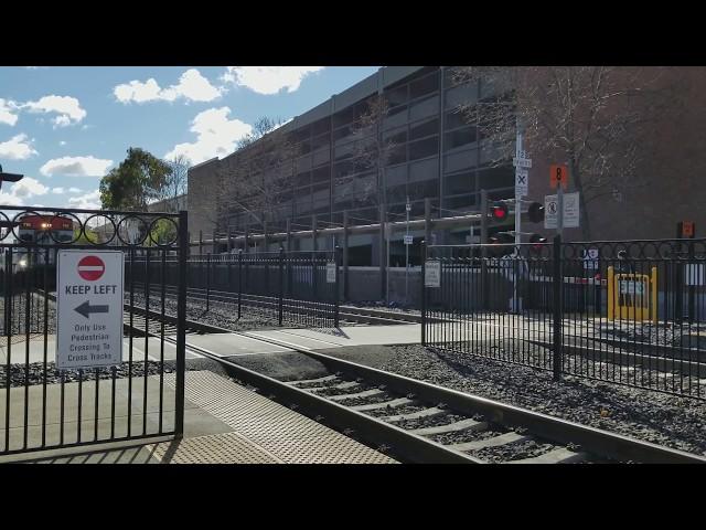 Caltrain 908 arriving at Sunnyvale station in CA