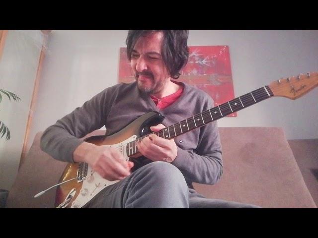 Yogi Lonich demonstrates a noise hum cancelling pickup wiring for Fender Strat (single coil pickups)