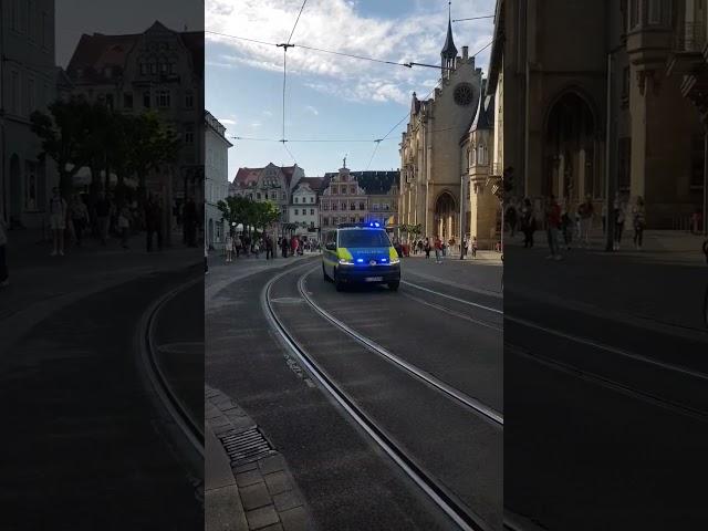 Mit Vollgas durch die Innenstadt. Einsatzfahrt der Polizei Erfurt | 03.06.2023 | P : 2