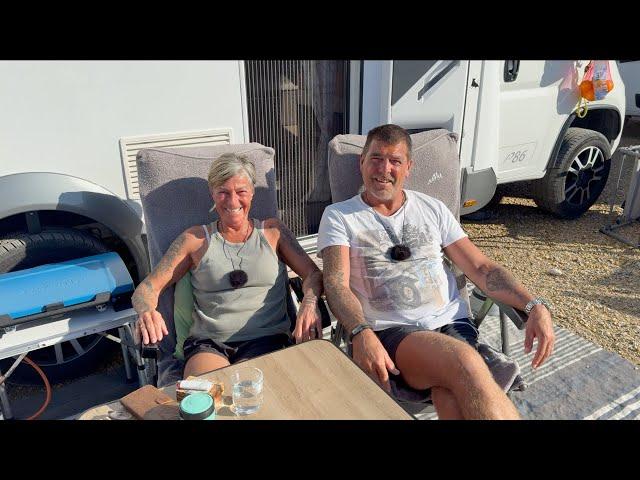 7.50m mobile home instead of a new house: Patty (58) & Andy (57) have been living in the Mobilvet...