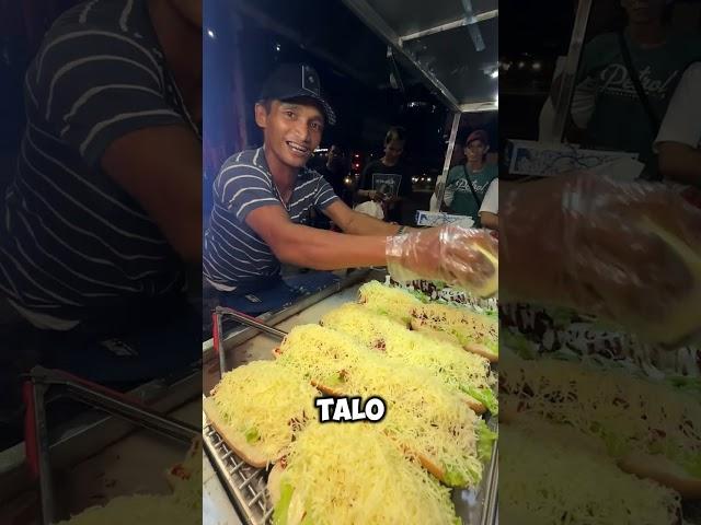 Overload Cheese Hotdog Sandwich sa Divisoria na isang Streetfood Vendor na si Kuya Daga