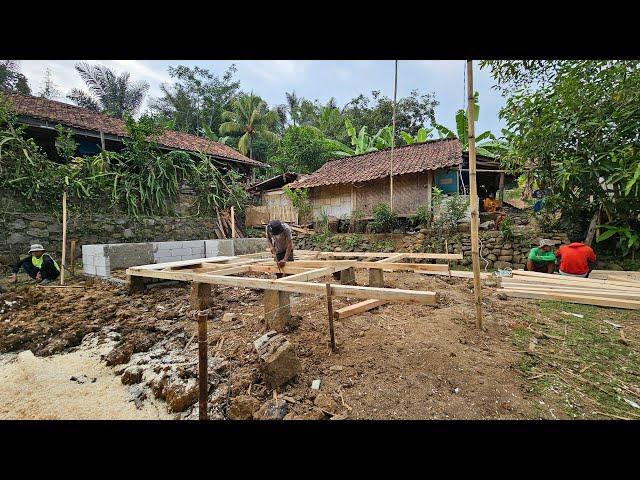 Open Donasi Bedah Rumah Abah Salim .. Hari Pertama Pengerjaan