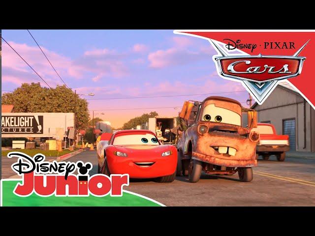 PIXAR CARS: en la carretera. La película | Disney Junior Oficial