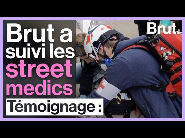 Les street medics, soigneurs de manifestants