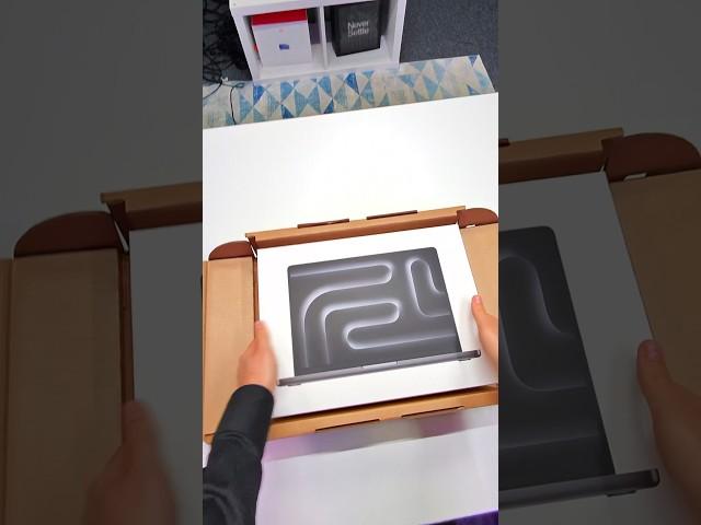 M3 MacBook Pro (Space Black) - Unboxing!