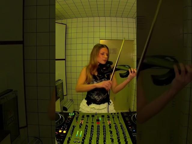 Blyss at HÖR Berlin. Full set’s up in our library!