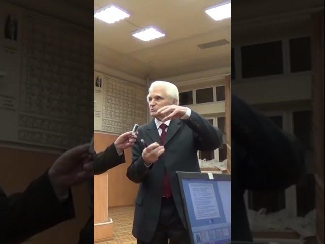 Стадии взаимодействия протона и нейтрона