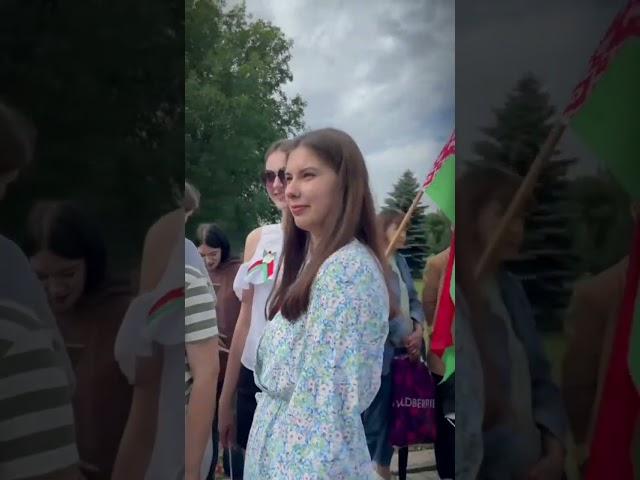 ЭТО НАШ ФЛАГ! И ДРУГОГО НАМ НЕ НАДО!!!