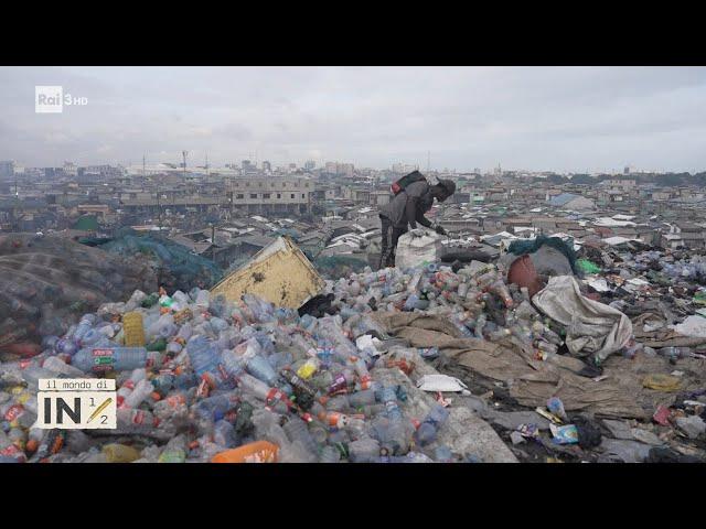 Viaggio in Ghana, nell'inferno dei nostri vestiti usati - In mezz'ora 24/09/2023