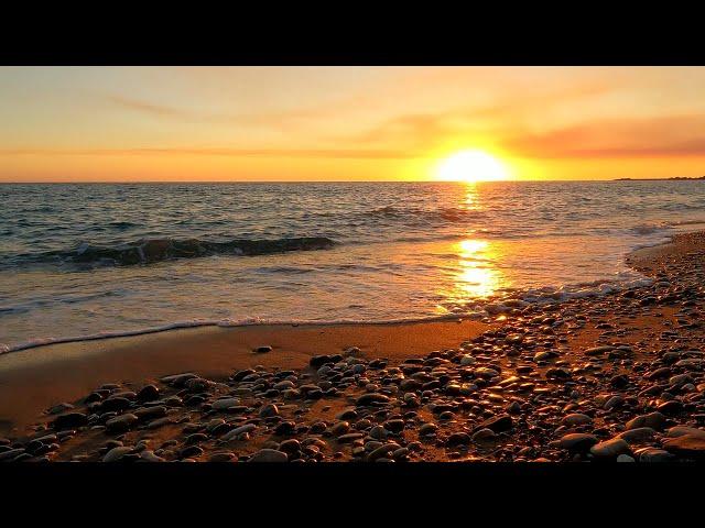 25 Minutes of Soothing Golden Sunset Waves - play on a loop to help you sleep or for relaxation