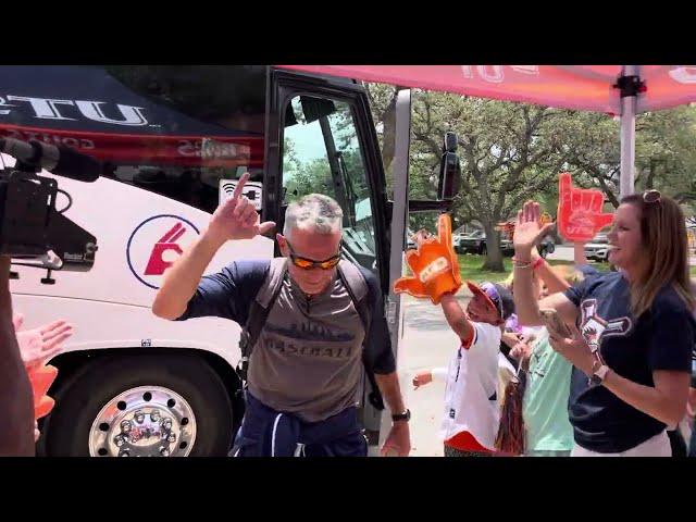 UTSA Baseball San Antonio Arrival After Austin Regional 6.2.25
