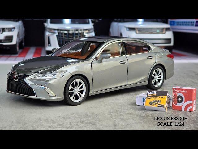 HD Miniature | Silver Lexus ES300h 1/24 Scale Model