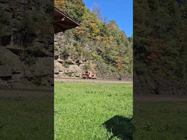 MOW Utility Tamper at Horseshoe Curve!