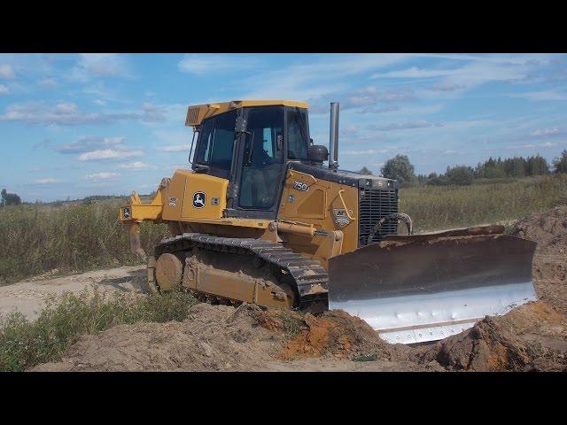 John Deere 750J stripping topsoil part 1