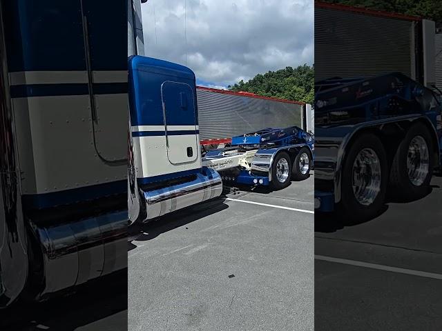 Awesome, Peterbilt 389 Matching Trailer at Large Cars and Guitars Truck Show