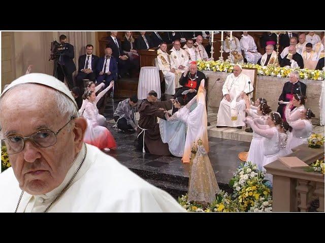 AKTUELL: Skandalöse Tanzaufführung für Papst Franziskus in einer Kirche!