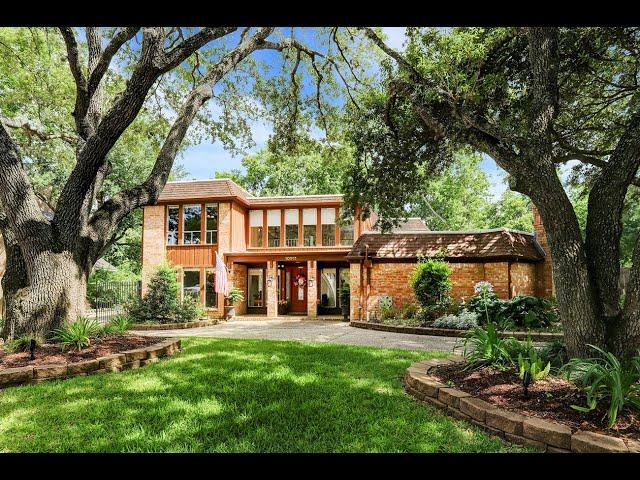 10911 Riverview Dr, Houston, TX 77042 Listed by Clarann McCoy
