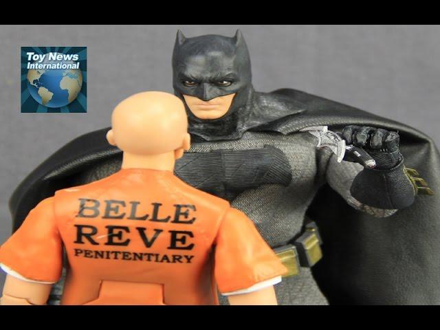 Batman v Superman: Dawn Of Justice Mezco Toyz One:12 Collective Batman Figure Review