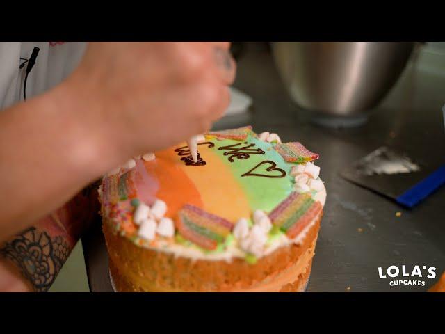 Watch how we decorate and pack your cake!