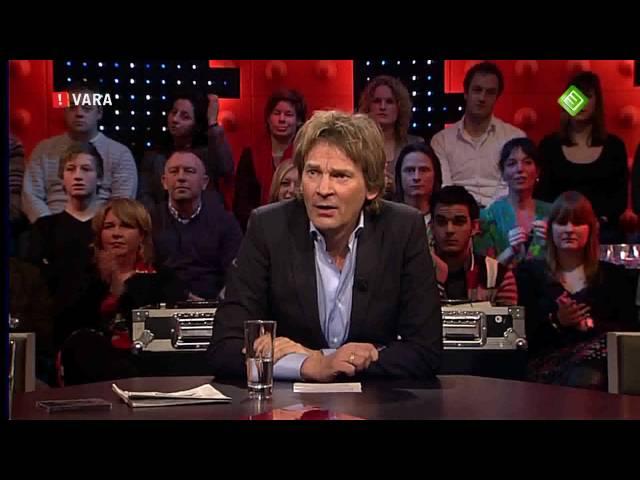 Man met clownsneus verstoort De Wereld Draait Door (DWDD) 1 februari 2011