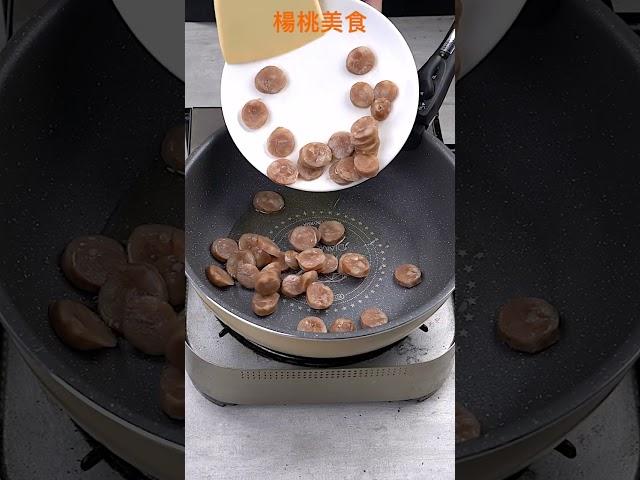 【Shorts短片】香腸先炒過，香腸油讓炒飯更香！無技巧香腸炒飯必勝法！