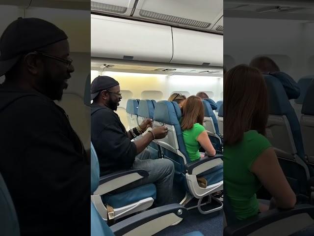 Tray table revenge / Cr: tommywindmagic #shorts