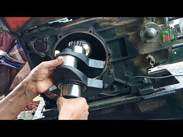 How to install crankshaft of China diesel engine/12 HP China engine crankshaft install very easy.