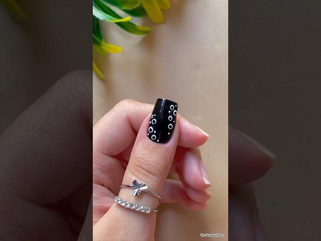 Easy black nail art design #naildesign #nailart2023 #youtubeshorts #shorts