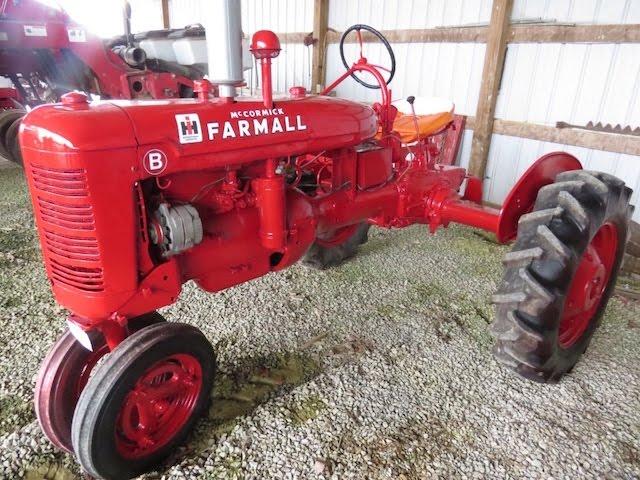 International Harvester Farmall B Tractor Late