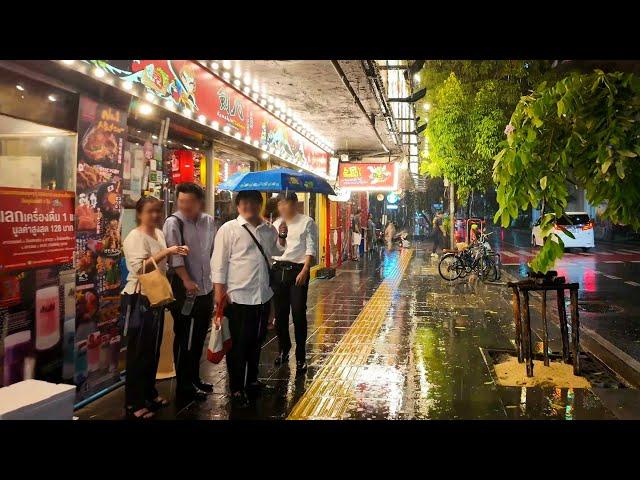 [4K UHD] Walking in The Heavy Rain at Night on Sukhumvit Road, Bangkok