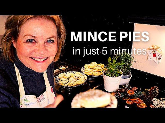 MINCE PIES!!  MAKE YOUR OWN - IN 5 MINUTES!